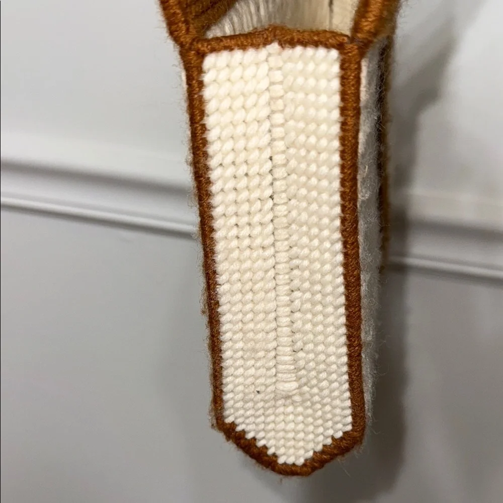 Elegant Two-Tone Woven Clutch - Picture 4 of 5